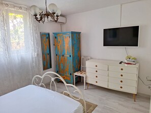 1 Schlafzimmer, Schreibtisch, Bügeleisen/Bügelbrett, kostenloses WLAN
