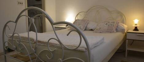 1 Schlafzimmer, Schreibtisch, Bügeleisen/Bügelbrett, kostenloses WLAN