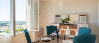 Spacious 2 bedroom apartment with stunning views