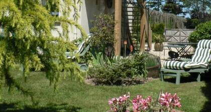 Entre Deauville et Honfleur, lumineux appartement avec grand jardin