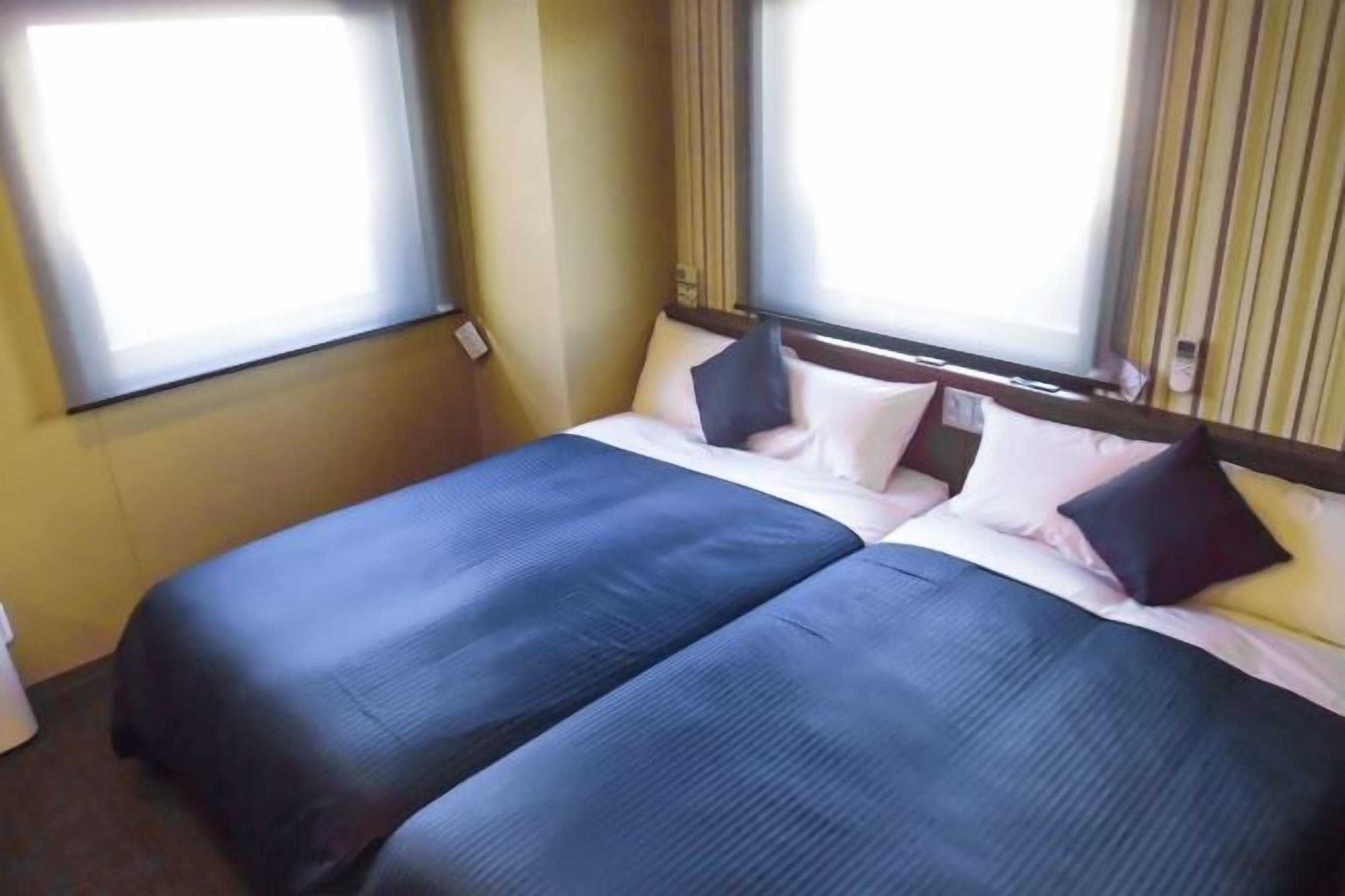 Desk, blackout drapes, free WiFi, bed sheets