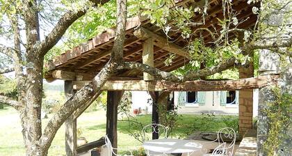 House - Farmhouse Cottage
