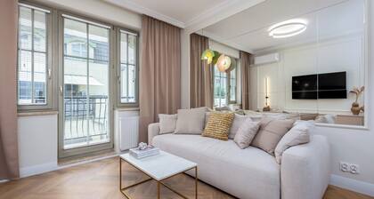 Sopot downtown luxury apt Monte Cassino St, 1 min walk to pier & beach