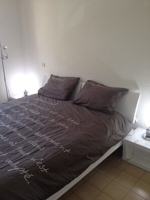 3 bedrooms, iron/ironing board, internet, wheelchair access
