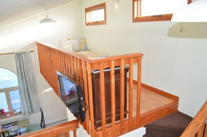 Iron/ironing board, travel cot, free WiFi, bed sheets