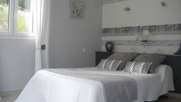 3 chambres, fer et planche Ă repasser, Wi-Fi gratuit, draps fournis