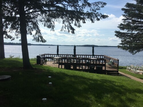 Waterfront 3 Bedroom Cottage on Beautiful Lake Nokomis 