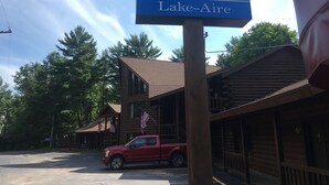 Naamplaatje voor Centerstone Resort in Lake-Aire.
