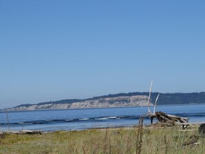 Beach towels - 5 Acres of Solitude, a Restful Place To Rejuvenate, Winter Or Summer (Clinton)