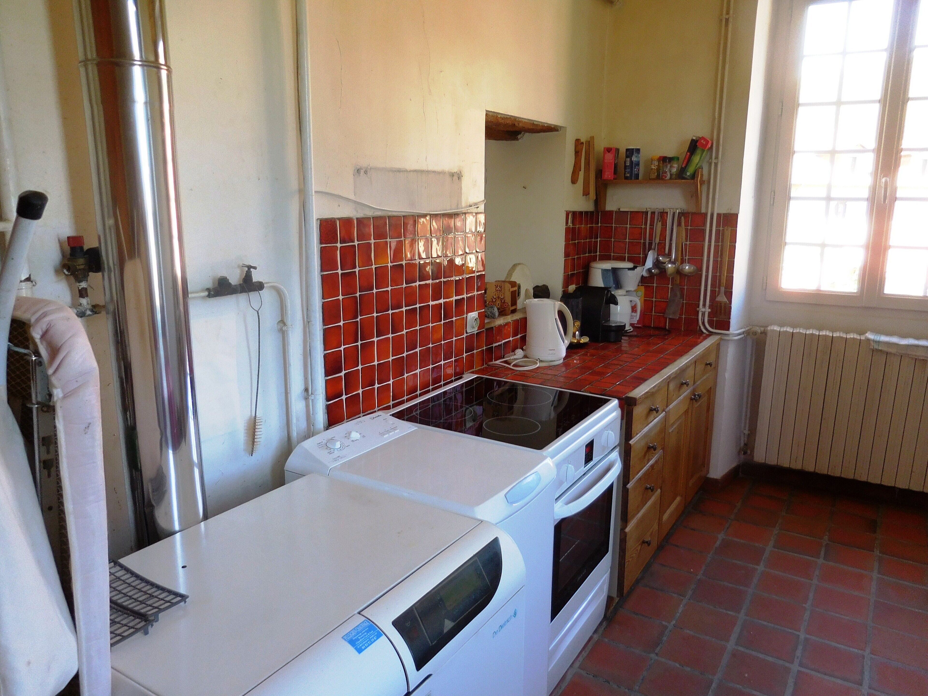 Kylskåp, mikrovågsugn, ugn och spishäll