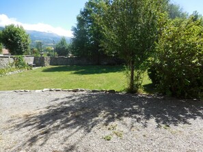 Property grounds - FAMILY HOUSE 20-22 people (La Bâtie-Neuve)