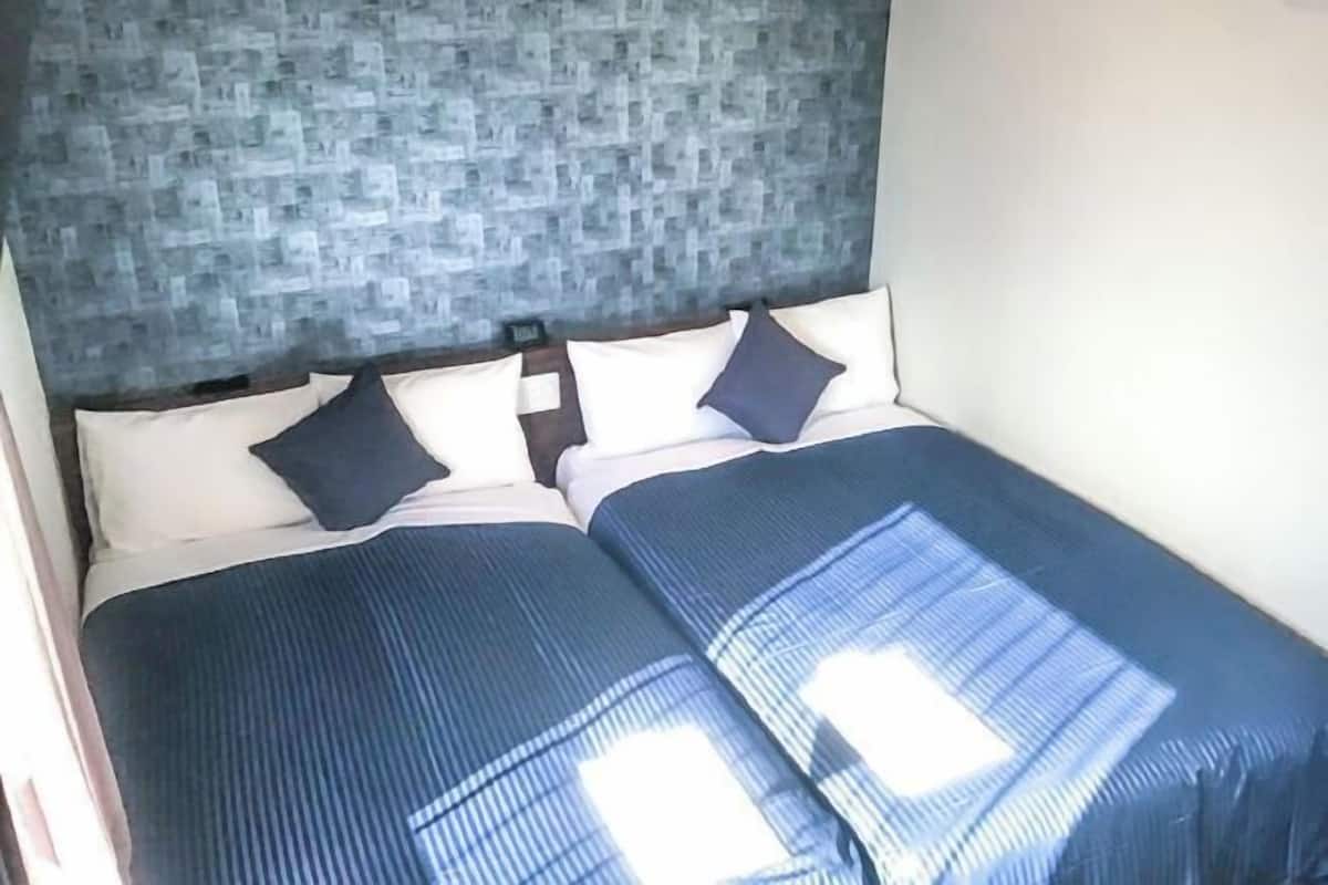 Iron/ironing board, free WiFi
