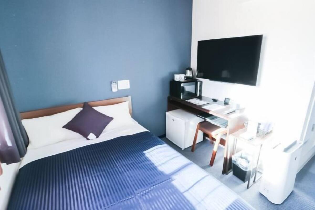 Iron/ironing board (on request), WiFi (free)