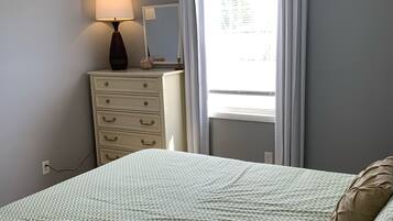 4 bedrooms, travel cot, free WiFi, bed sheets