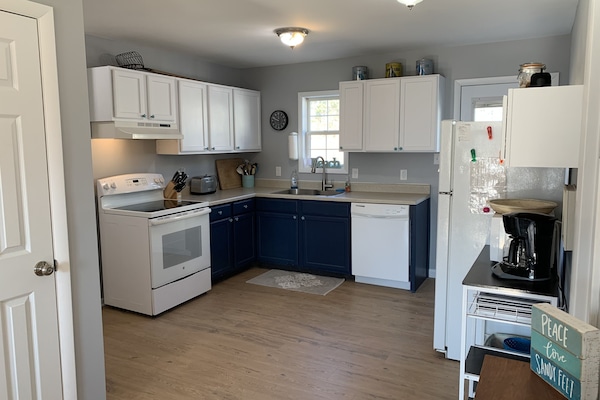 Frigorífic, microones, forn i placa de cuina