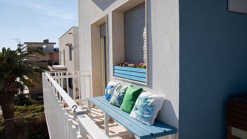 Mary Holiday House just 150m from the beach