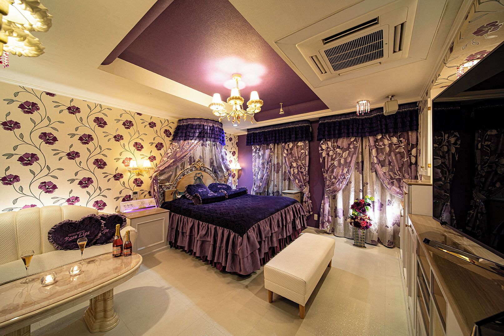 Standard Room | Down comforters, blackout drapes, free WiFi, bed sheets