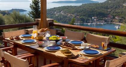 Villa Cristina - Villa charmente en pierre et en bois dns la baie de Sivota