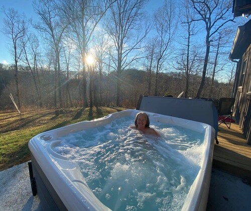 Fork Inn's Love Shack in the Woods, Hot Tub opt LS
