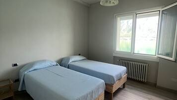 4 Schlafzimmer, BĂŒgeleisen/BĂŒgelbrett, WLAN