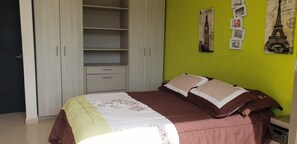 3 Schlafzimmer, Bügeleisen/Bügelbrett, WLAN, Bettwäsche
