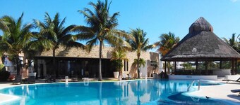 Yikal house. Beautiful house 4 rooms (10 pers), 4 tennis court pools.