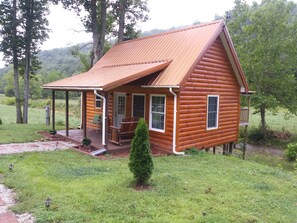 Exterior - Tranquil Waters Cabin. 4 person secluded rental cabin! (Frenchburg)