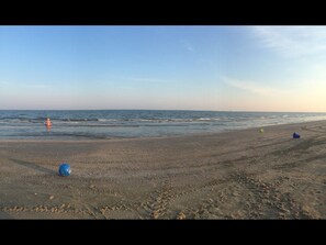 Beach - Chompy's Beach Cabin (Bolivar Peninsula)