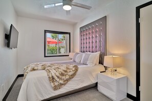 2 bedrooms, iron/ironing board, travel crib, WiFi - AMAZING 2 bedroom UNIQUE unit in boutique Compound (Palm Springs)