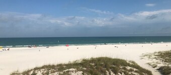 Clearwater Beach House - Right On The Beach
