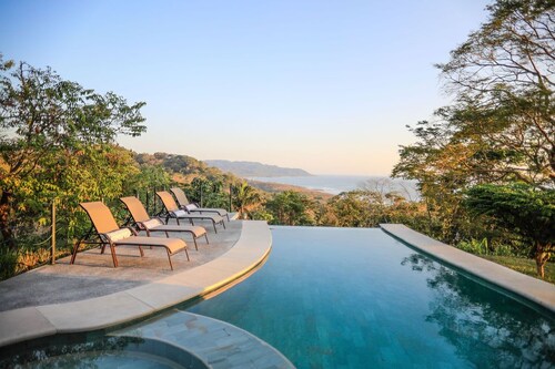 Best view in Santa Teresa, 2 minutes from the beach beautiful artisan house