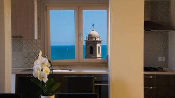 Réfrigérateur, four, plaque de cuisson, lave-vaisselle