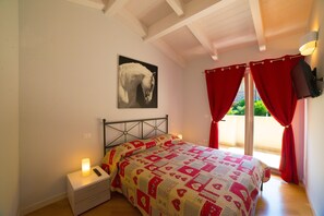 2 bedrooms, desk, iron/ironing board, travel cot