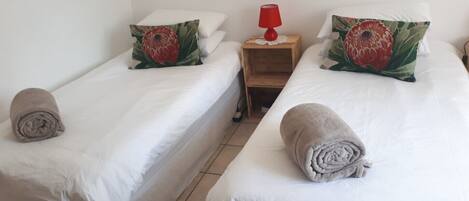 Shared Dormitory, Mixed Dorm, Shared Bathroom | Individually furnished, iron/ironing board, free WiFi, bed sheets