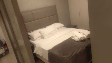 Individually furnished, iron/ironing board, free WiFi, bed sheets