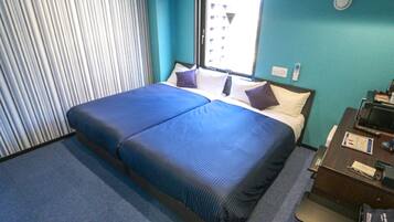 Individually decorated, desk, iron/ironing board, free WiFi