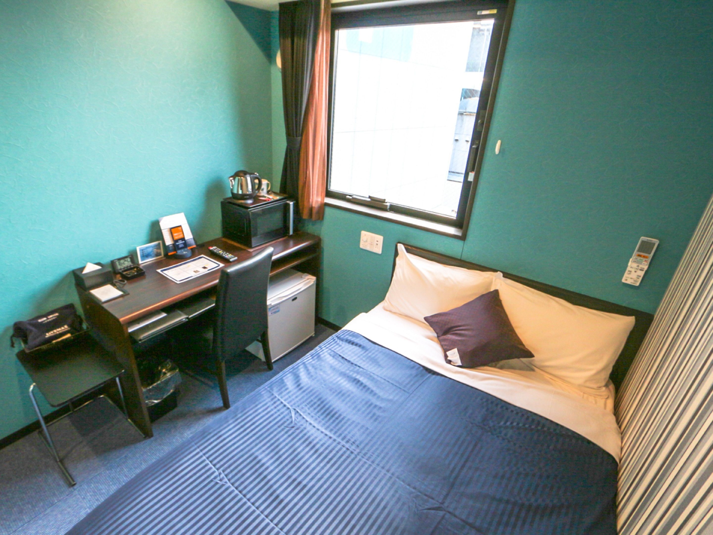 1 bedroom, individually decorated, desk, iron/ironing board