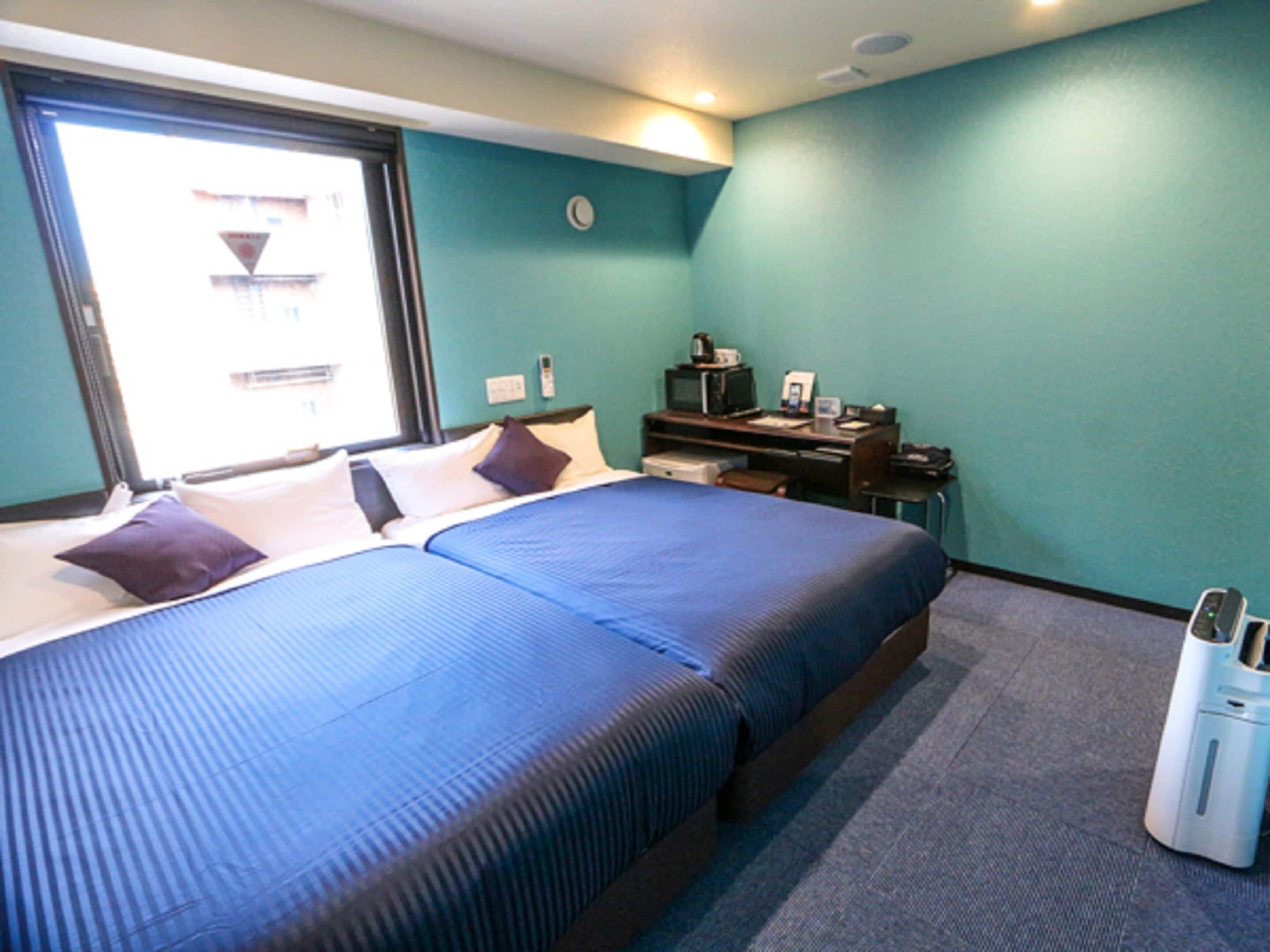 1 bedroom, individually decorated, desk, iron/ironing board