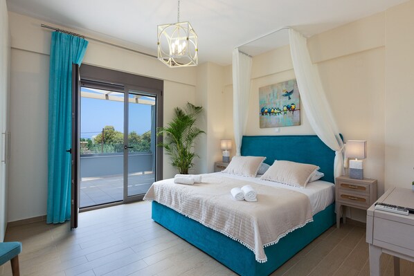 4 bedrooms, desk, iron/ironing board, free WiFi