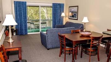 Televisión, tenis de mesa y videoteca