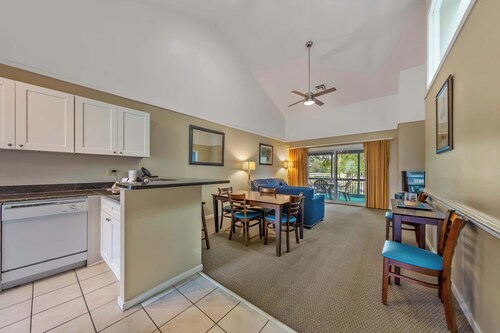 Lakefront Condo with Jacuzzi, Pool & Resort Access!