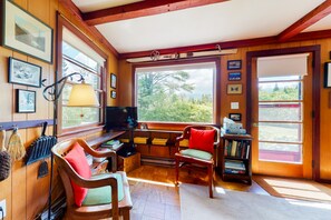 Interior - Mountain-view home with wood stove, close to town & slopes - dogs welcome (Franconia)