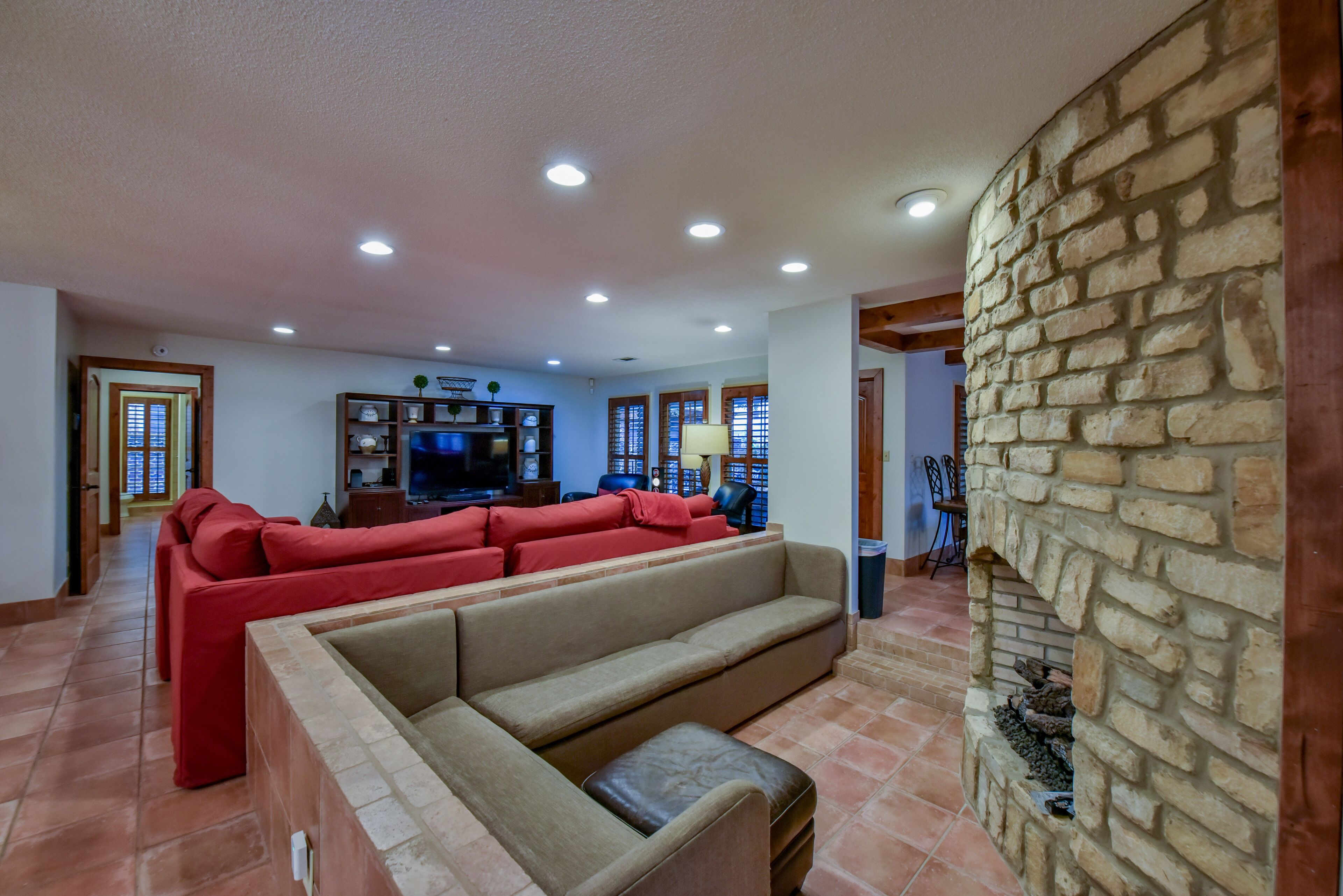 TV, fireplace, DVD player, books