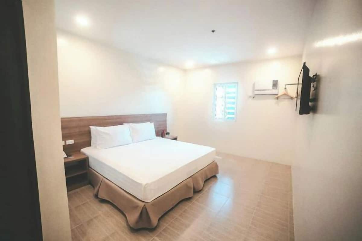 In-room safe, desk, blackout drapes, WiFi (free)