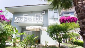Front of property - Villa Yasemen by Villamnet (Istanbul)