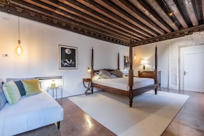 4 bedrooms, iron/ironing board, free WiFi, bed sheets - Tesori di Celestia (Venice)