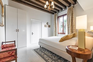 4 chambres, fer et planche à repasser, Wi-Fi gratuit, draps fournis
