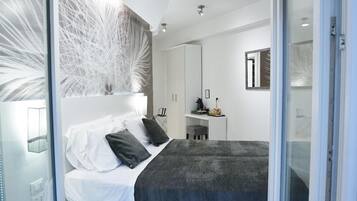 Caja de seguridad en la habitación y decoración personalizada