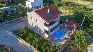 Property grounds - Luxury Villa Petra near Split (Kastela)