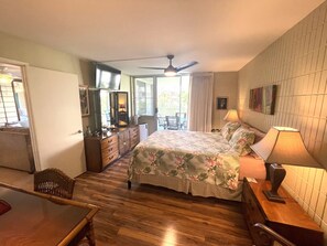 2 bedrooms, desk, free WiFi, bed sheets